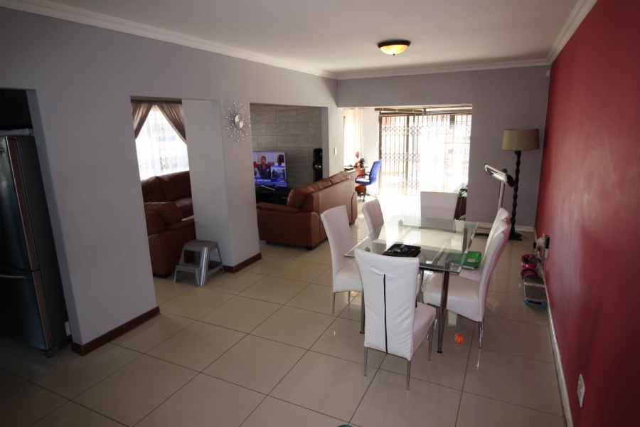 4 Bedroom Property for Sale in Langenhovenpark Free State